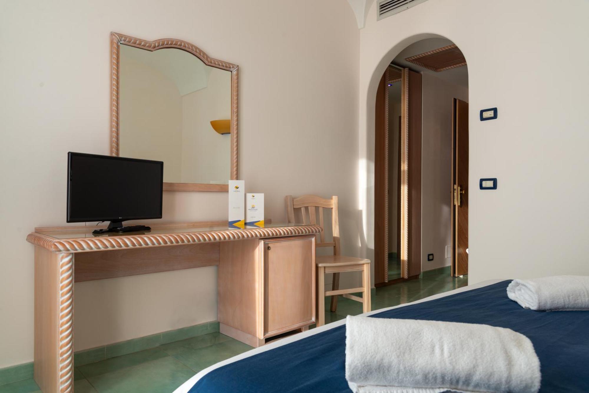 Forio di Ischia Hotel Albatros מראה חיצוני תמונה
