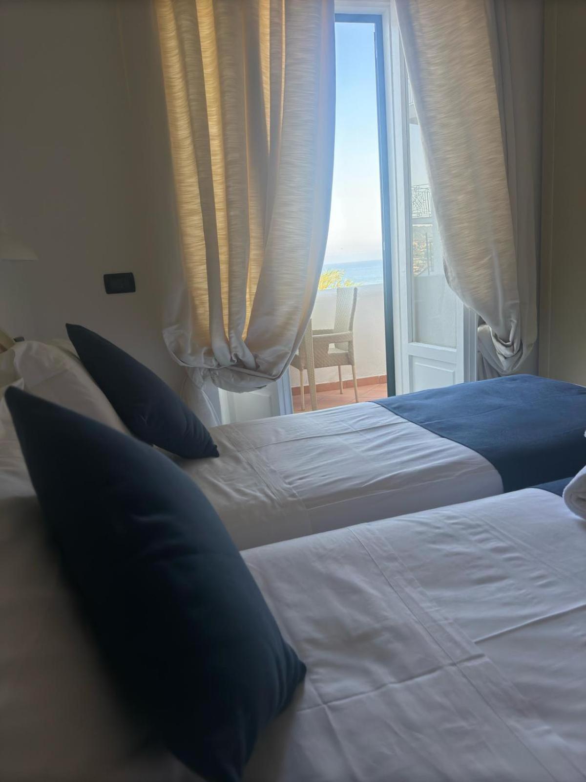 Forio di Ischia Hotel Albatros מראה חיצוני תמונה